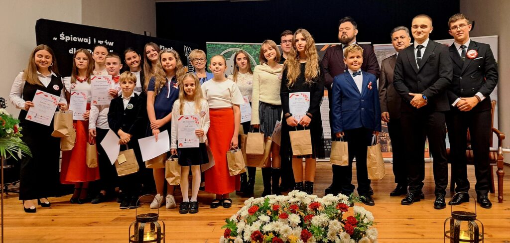 Finał konkursu „ŚPIEWAJ I&nbsp;MÓW DLA POLSKI”